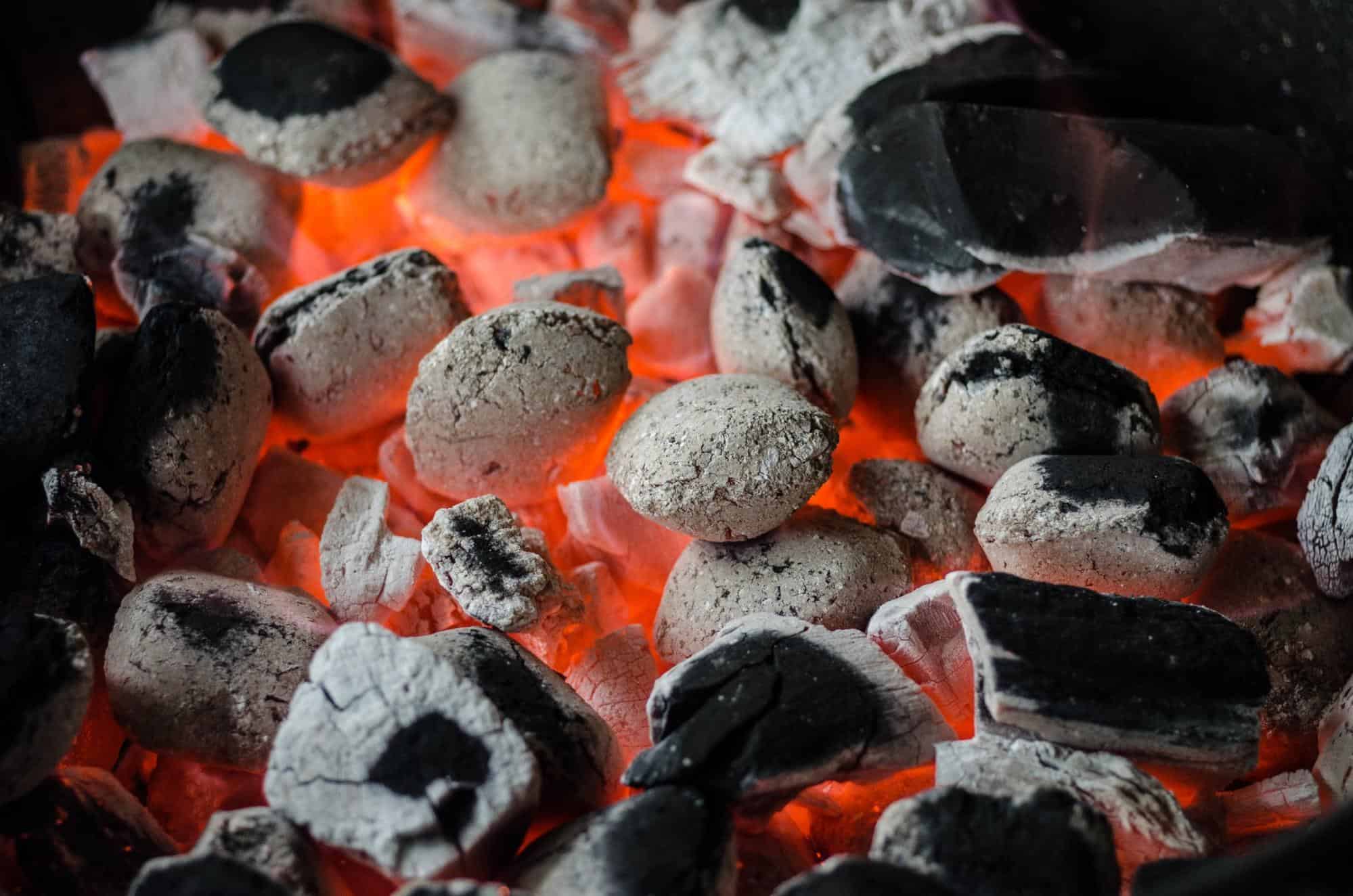 barbecue using coal