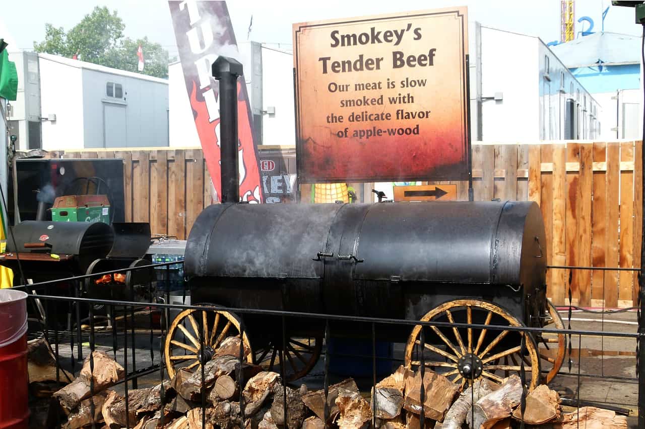 pic of a good horozontal wood smoker with no side box